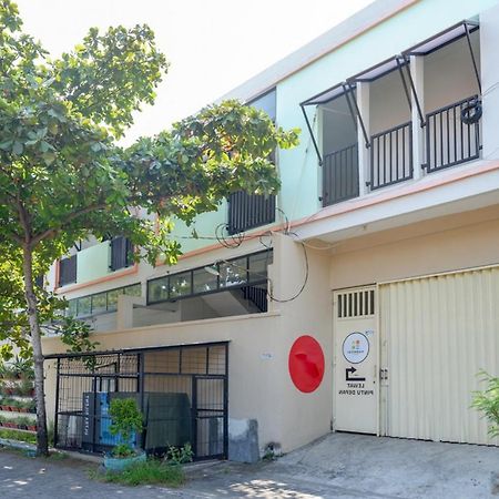 Hotel Reddoorz Near Stasiun Tawang Semarang Esterno foto