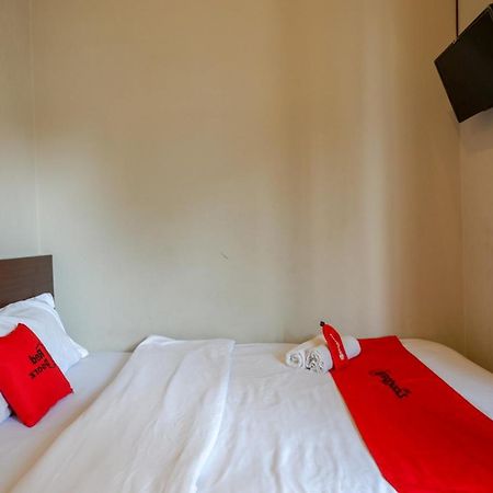 Hotel Reddoorz Near Stasiun Tawang Semarang Esterno foto