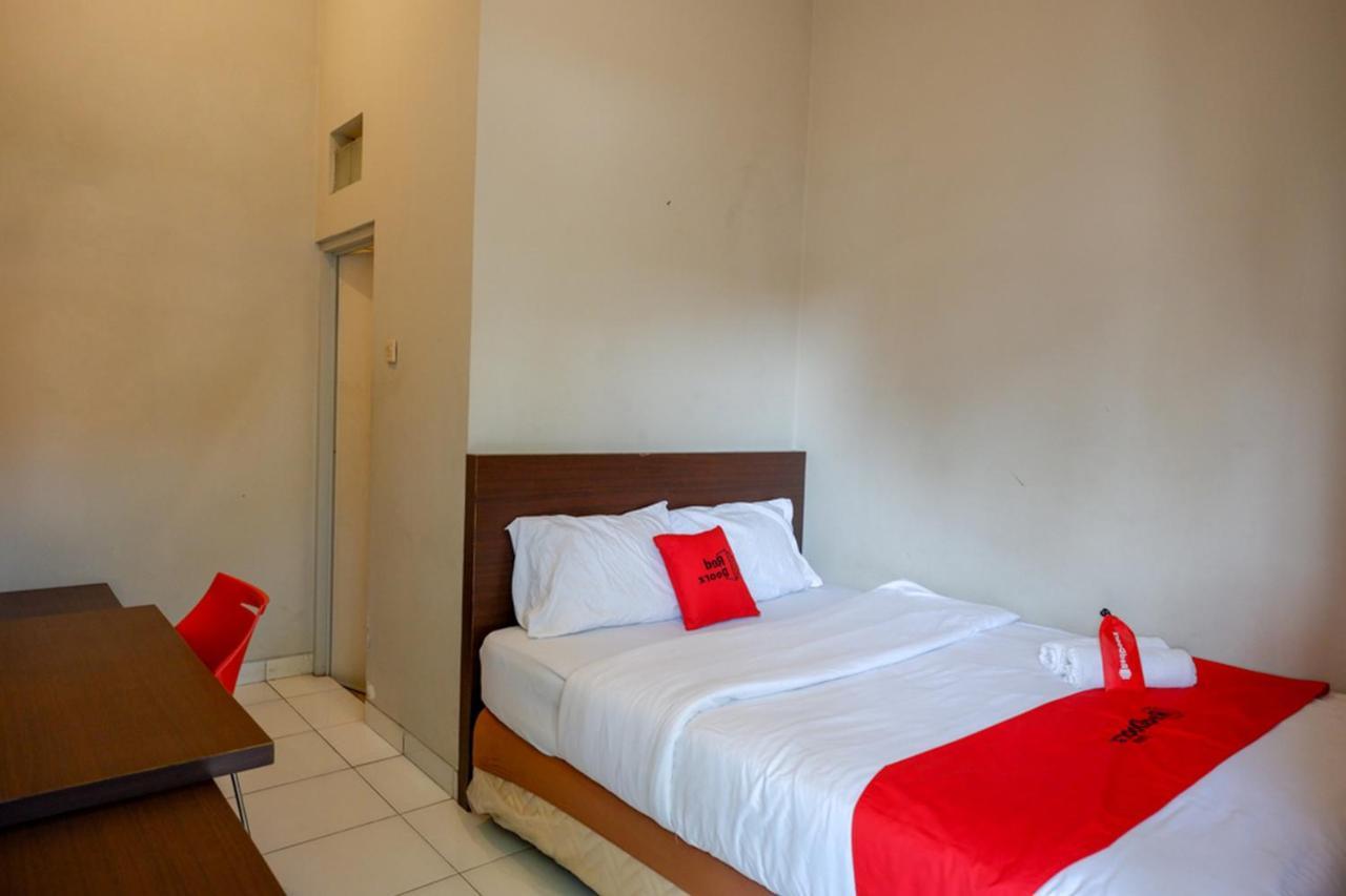 Hotel Reddoorz Near Stasiun Tawang Semarang Esterno foto