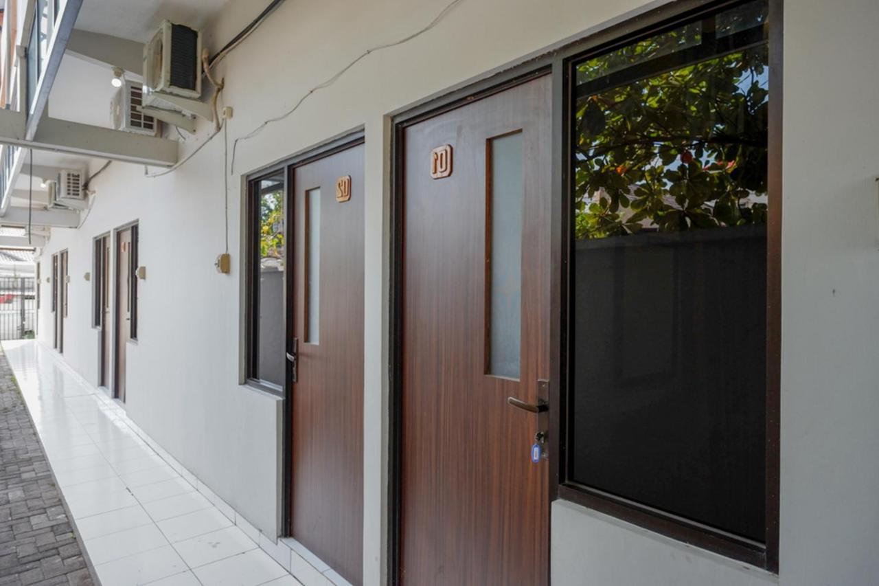 Hotel Reddoorz Near Stasiun Tawang Semarang Esterno foto